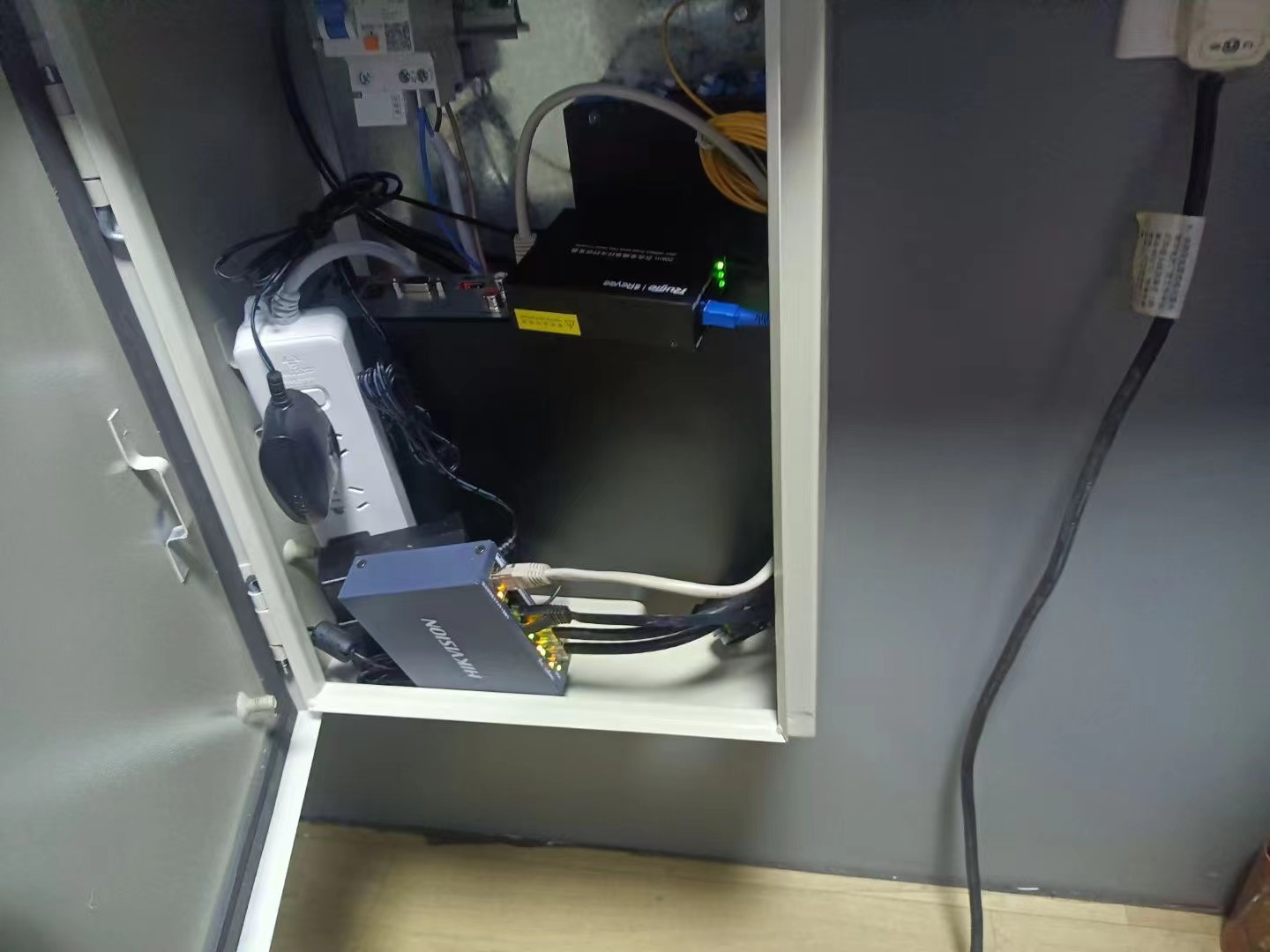 監(jiān)控安裝公司開正規(guī)發(fā)票,北京監(jiān)控安裝公司,監(jiān)控安裝,北京監(jiān)控安裝,北京安裝監(jiān)控