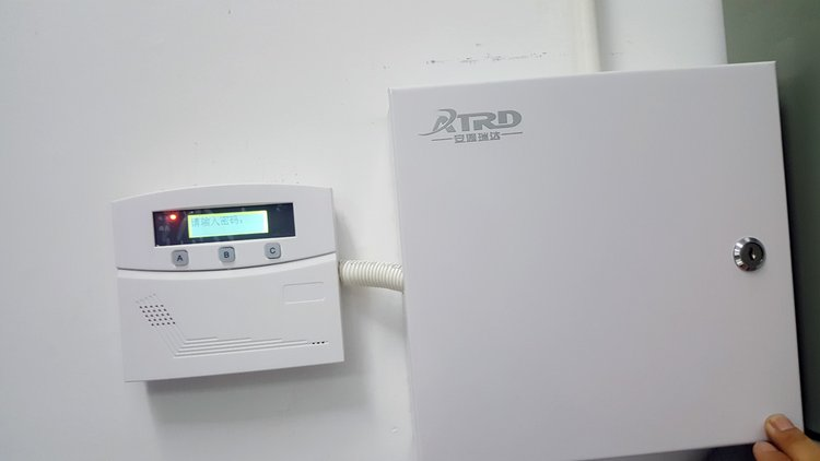 燃氣站周界雙防區(qū)張力電子圍欄設防盜報警系統(tǒng)