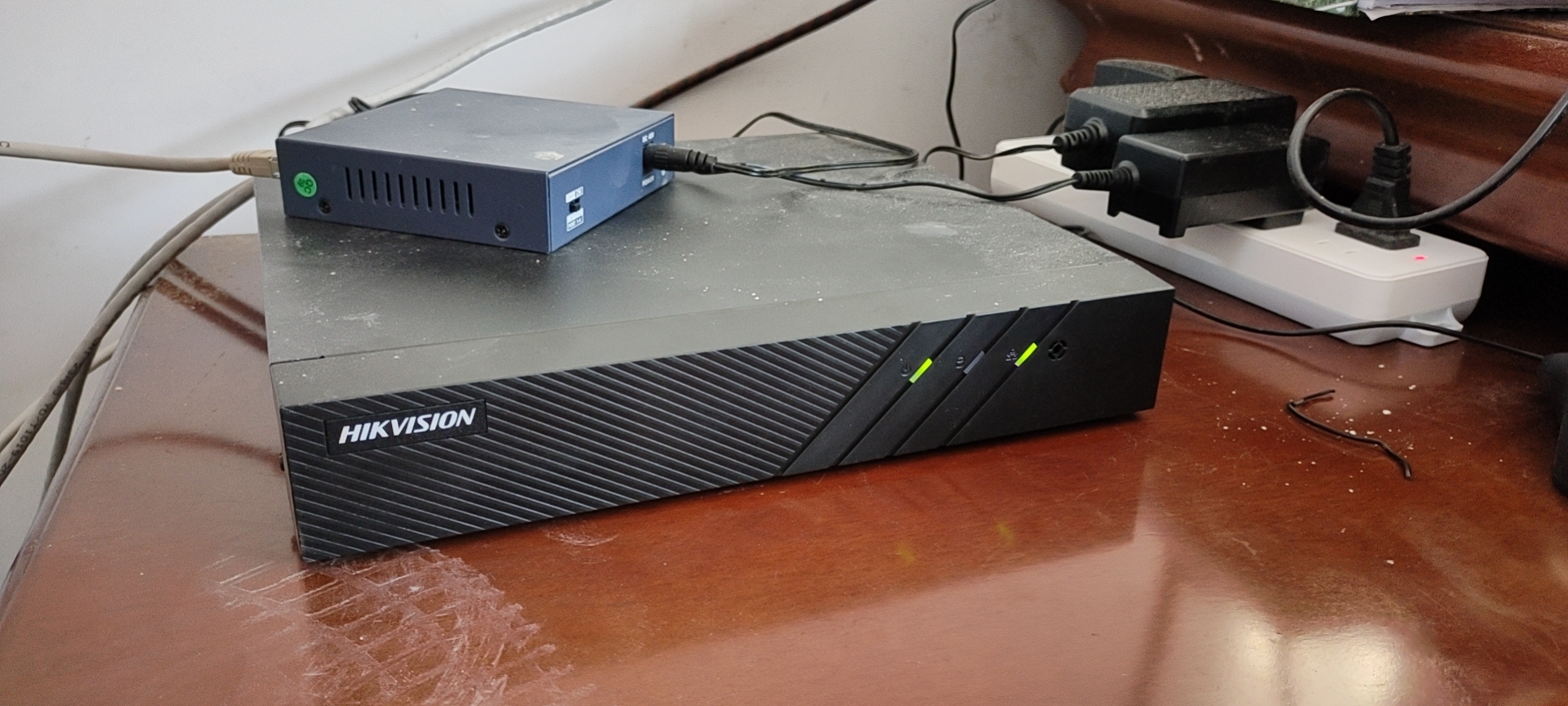  海康威視網(wǎng)絡硬盤錄像機 監(jiān)控NVR 高清監(jiān)控主機 4 8 16路H.265編碼7808N-K1\/C 【4路?可接600萬】7804N-K1/C