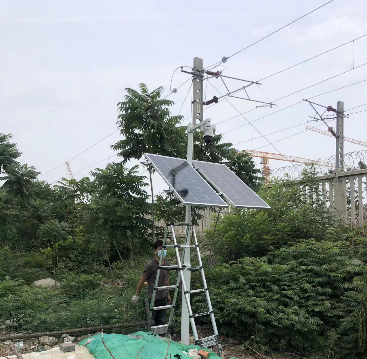 北京某城檢測認證有限公司太陽能無線遠程監(jiān)控系統(tǒng)安裝