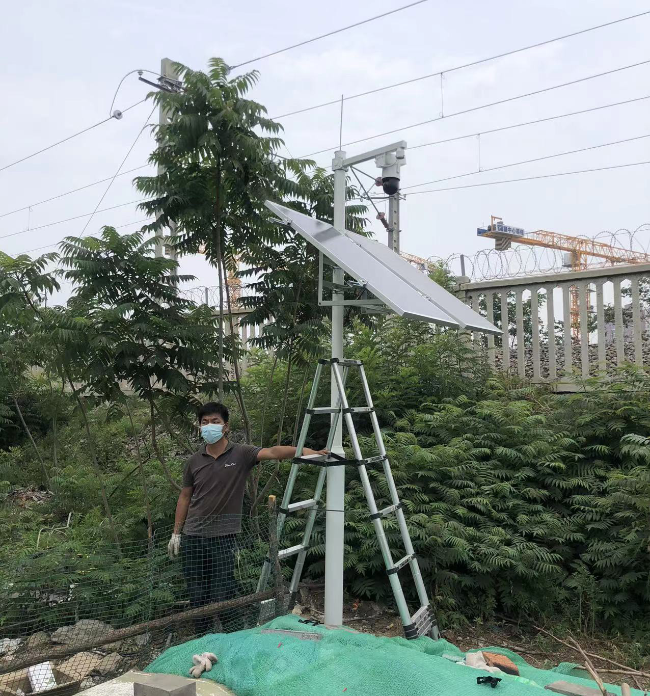 北京某城檢測認證有限公司太陽能無線遠程監(jiān)控系統(tǒng)安裝