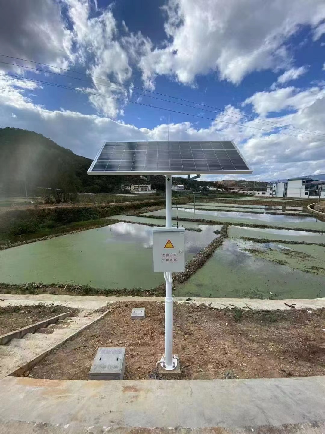 漁塘、田野太陽能供電監(jiān)控報(bào)警系統(tǒng)安裝