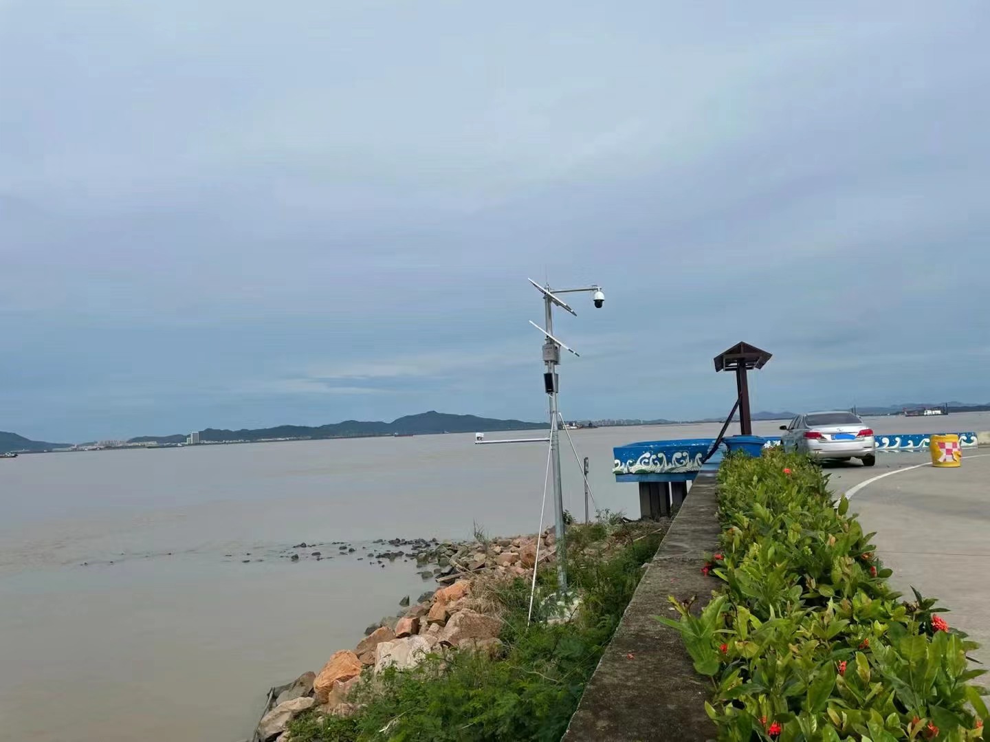 北京監(jiān)控安裝,北京安裝監(jiān)控,監(jiān)控安裝,太陽能供電無線遠(yuǎn)程監(jiān)控系統(tǒng)安裝